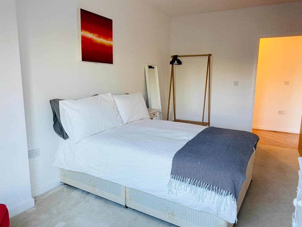 Spacious Two Bedroom Apartment In Balham Лондон Екстериор снимка