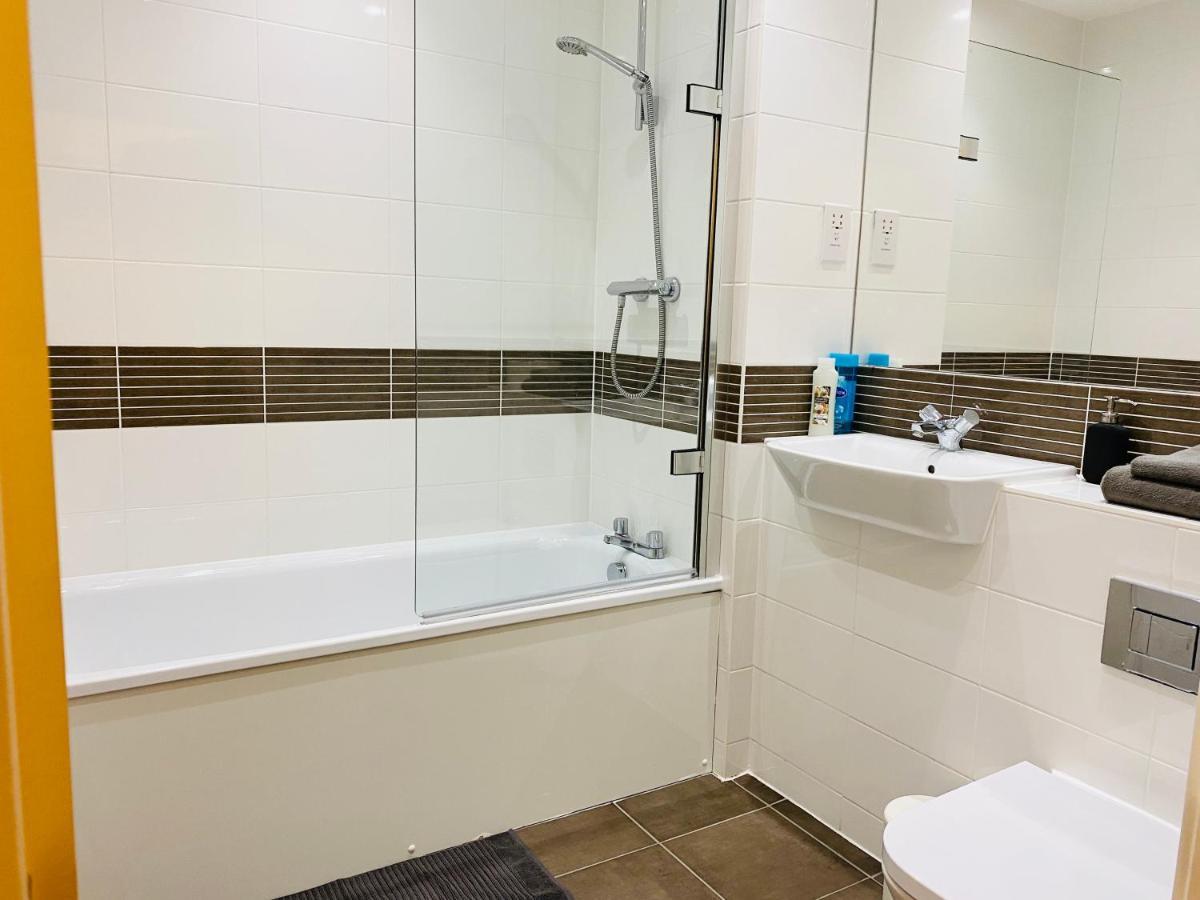 Spacious Two Bedroom Apartment In Balham Лондон Екстериор снимка