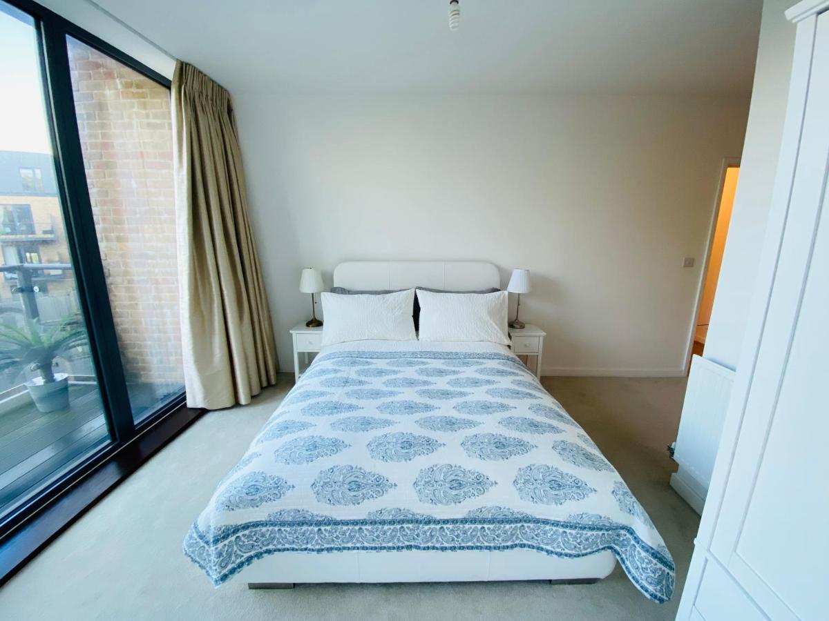 Spacious Two Bedroom Apartment In Balham Лондон Екстериор снимка