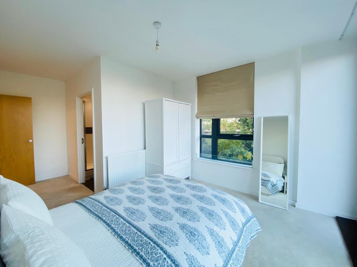 Spacious Two Bedroom Apartment In Balham Лондон Екстериор снимка
