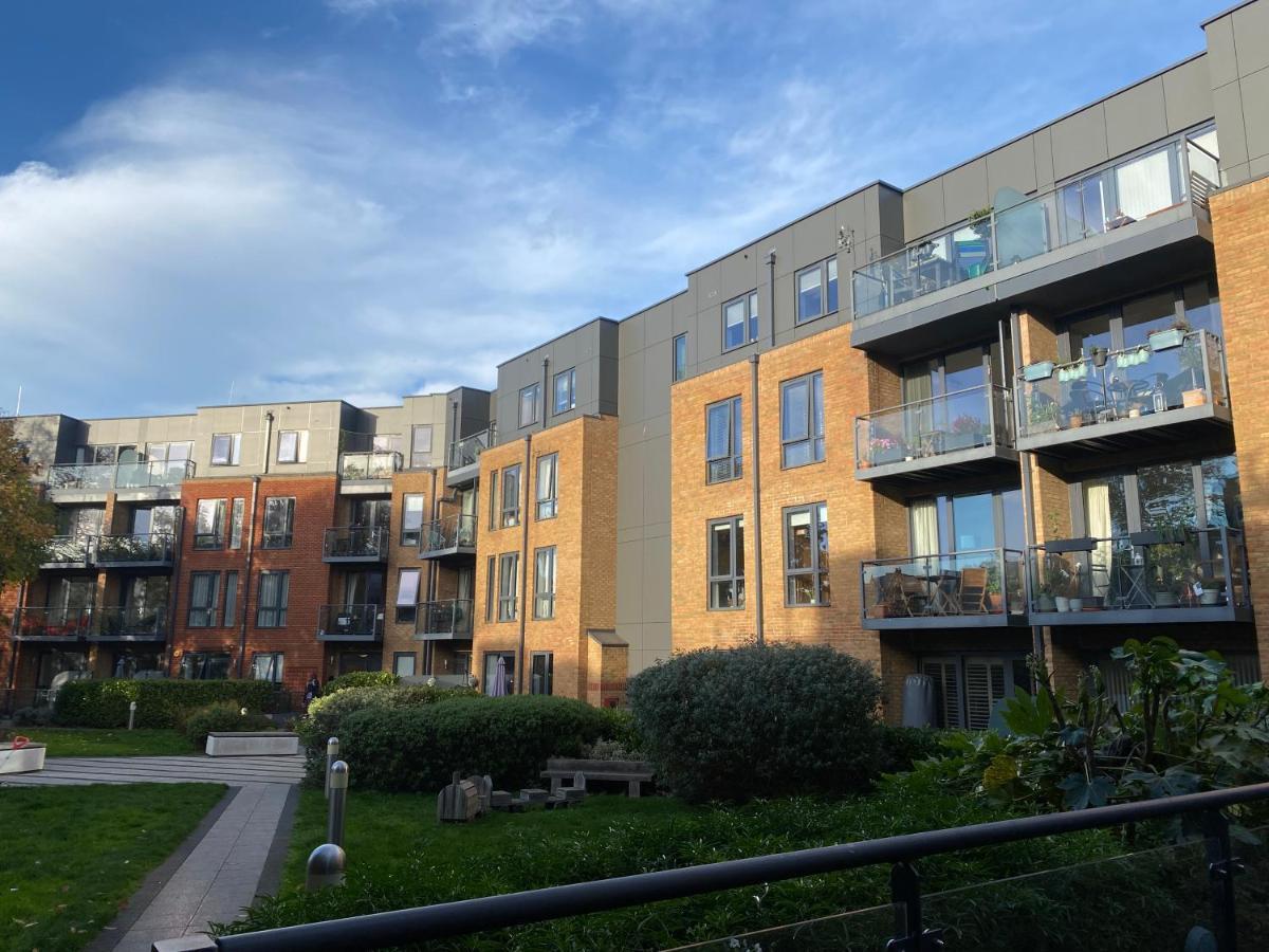 Spacious Two Bedroom Apartment In Balham Лондон Екстериор снимка