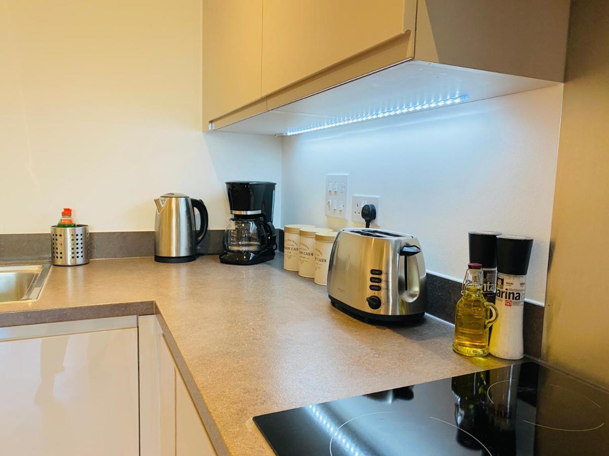 Spacious Two Bedroom Apartment In Balham Лондон Екстериор снимка