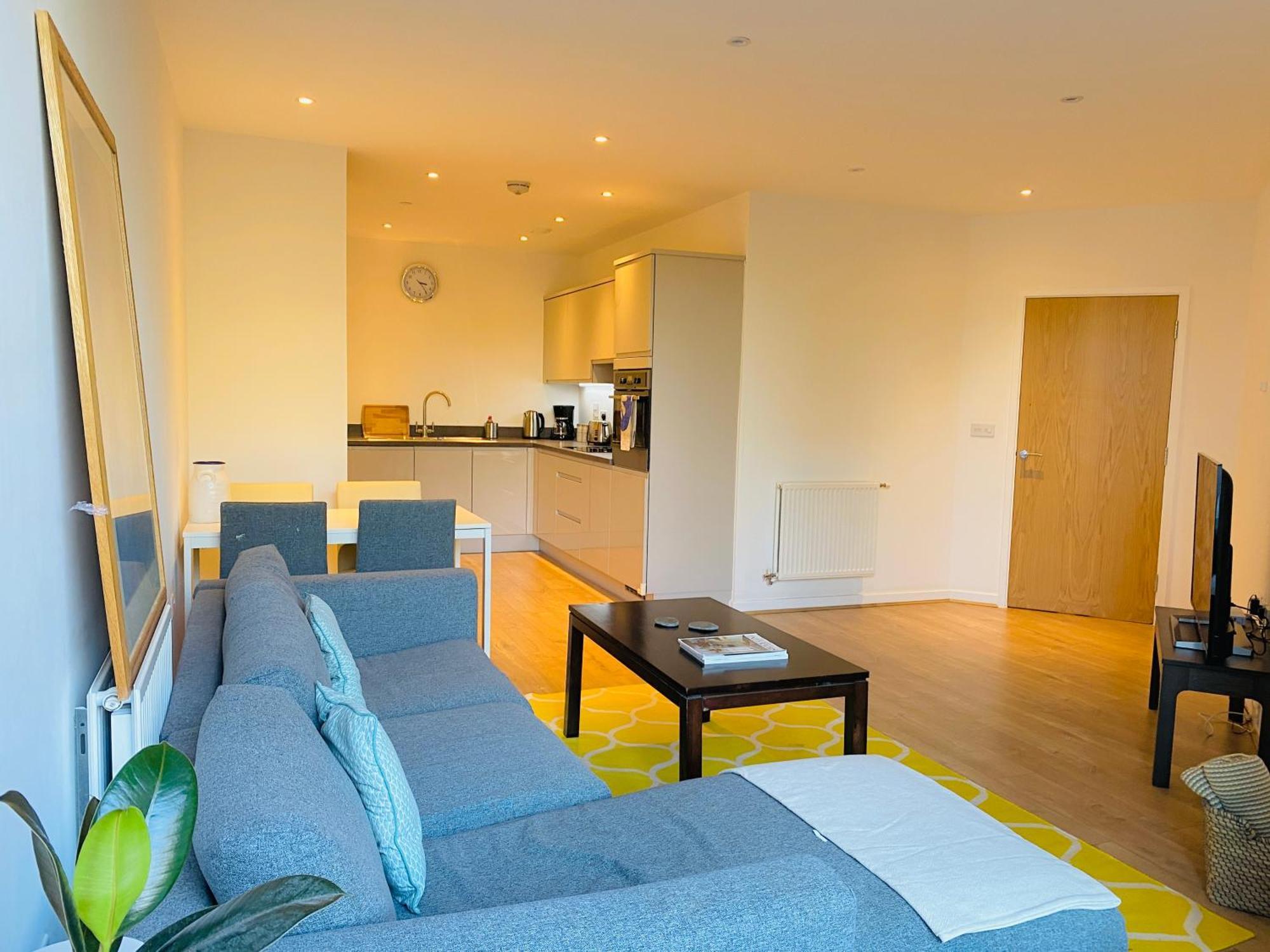 Spacious Two Bedroom Apartment In Balham Лондон Екстериор снимка