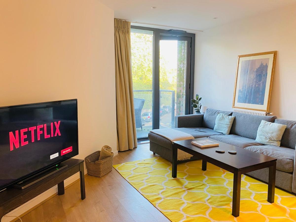 Spacious Two Bedroom Apartment In Balham Лондон Екстериор снимка